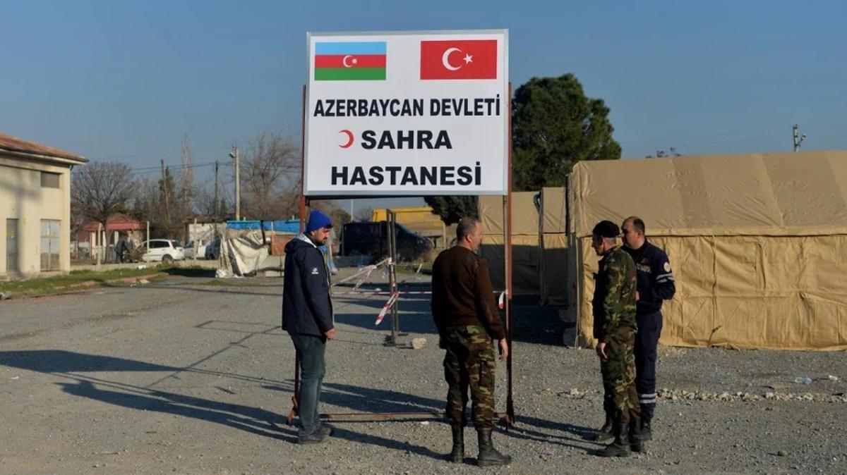 Azerbaycan'n sahra hastanelerinde depremzedeler ifa buldu