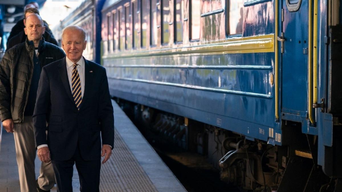 Biden: Tren kazasndan gvenlii ihlal eden irketler sorumlu