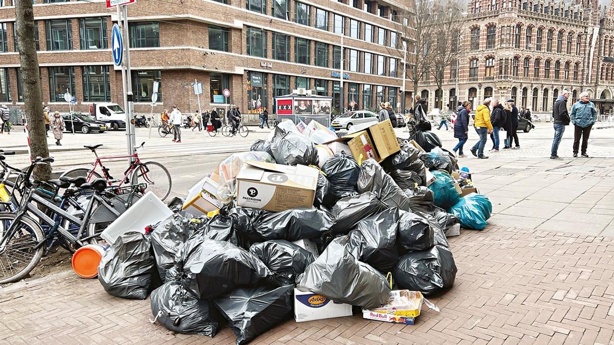 Amsterdam sokaklar p iinde