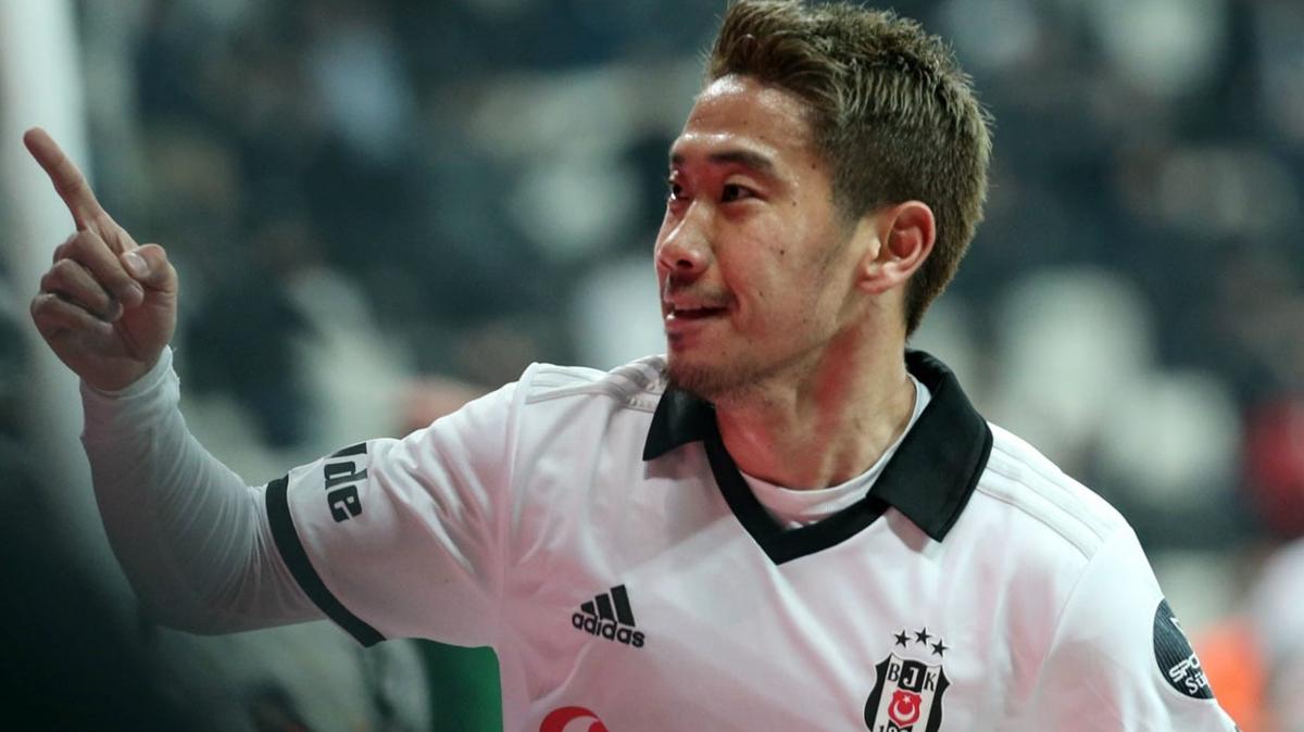 Shinji Kagawa depremzedeler iin yardm arsnda bulundu