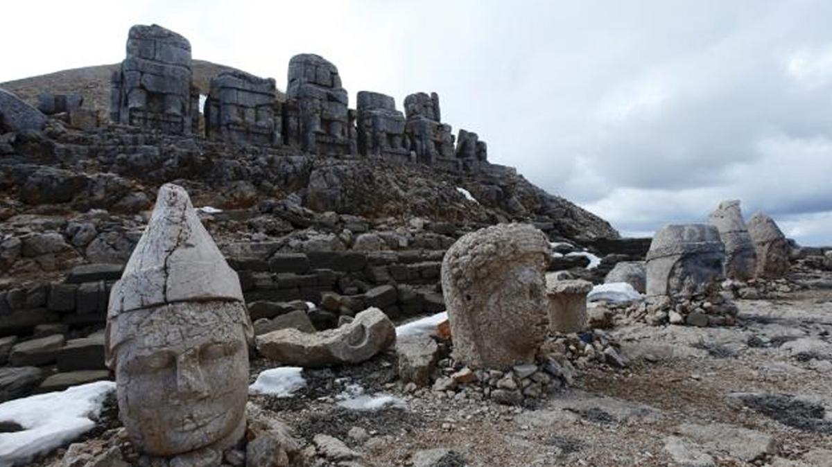 Nemrut Da'nn antsal heykelleri depremlerde zarar grmedi