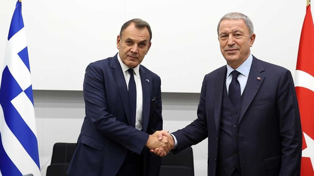 Bakan Akar, Yunan mevkida ile telefonda grt