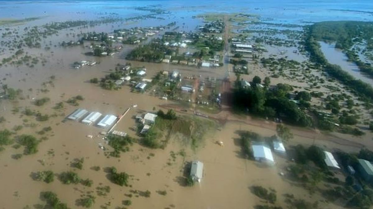 Selin vurduğu Avustralya'da halka tahliye çağrısı