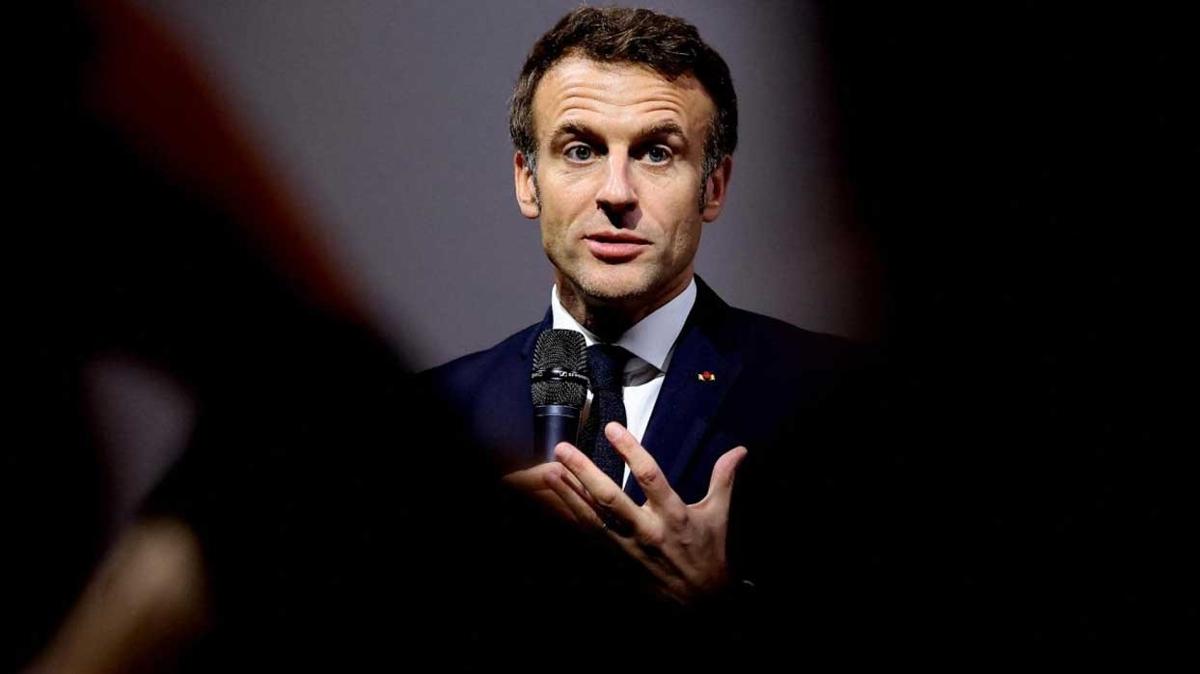 Fransa'da emeklilik reformu çıkmazı Macron Ulusal Meclis'i feshedebilir