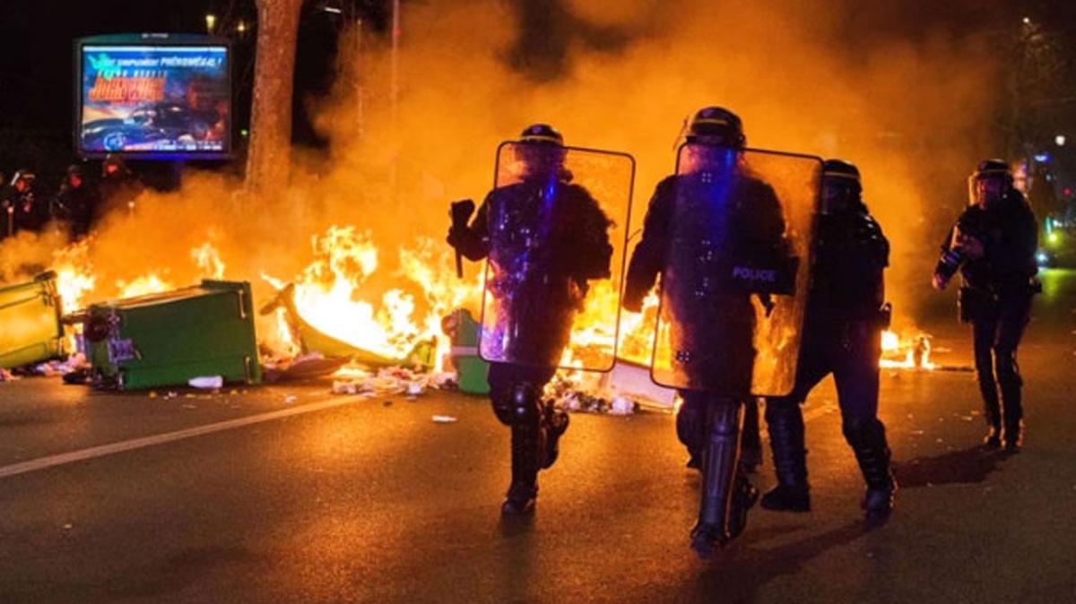 Fransa'da protestocular polisle çatıştı: 58 gözaltı