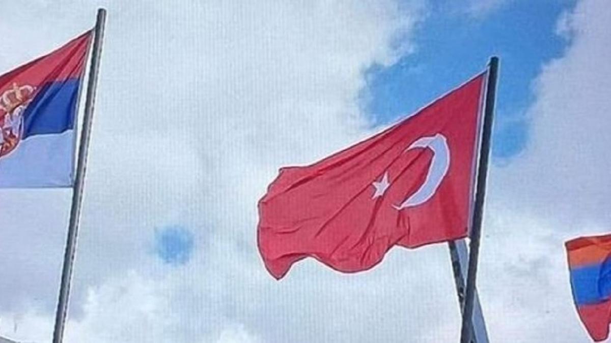 Gney Kbrs'ta Trk bayrana byk saygszlk!