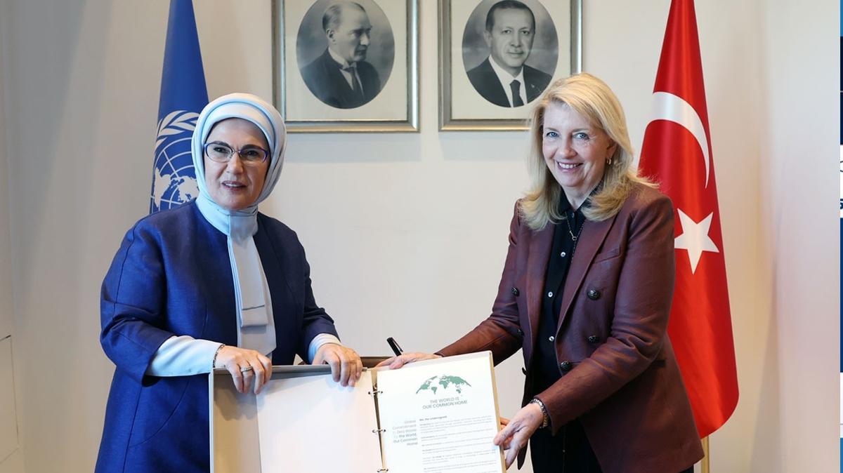 Emine Erdoan, UNICEF cra Direktr Russell ile grt