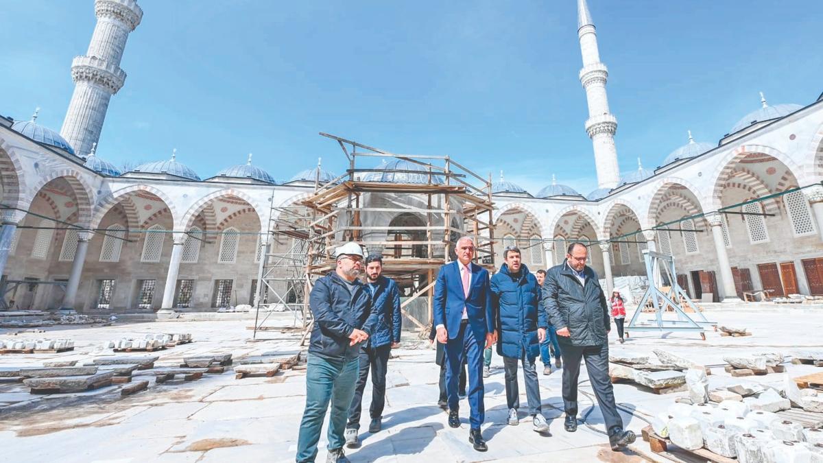 Sultanahmet Camii bayramda alyor! Restorasyonda sona doru