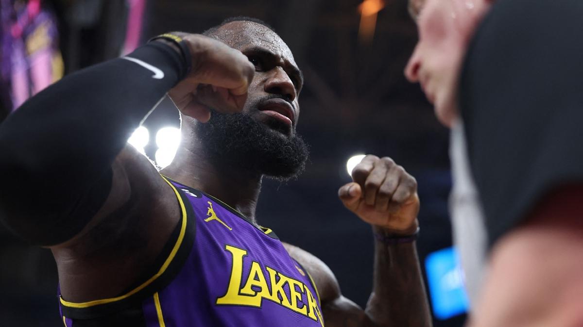 LeBron James'in kritik basketi Lakers'a galibiyeti getirdi