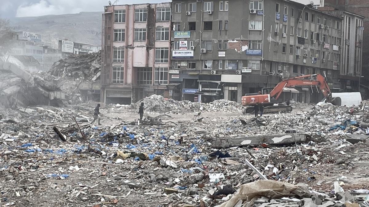 Malatya'da enkaz kaldrma almalar devam ediyor