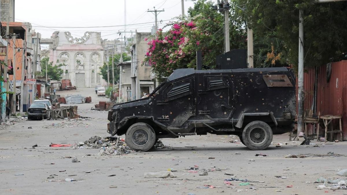 Haiti'de ete yeleri pusu kurduklar  polisi ldrd