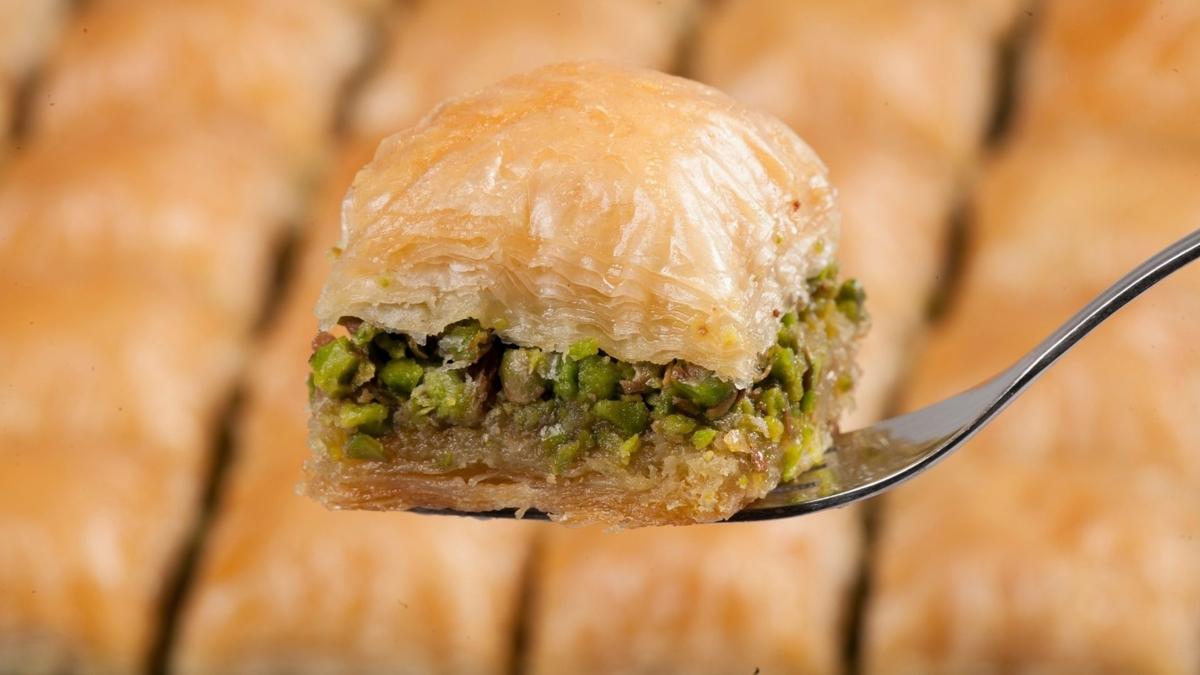 Hazr yufkadan dalmayan tr baklava tarifi! Ustalar bile hayran braktryor