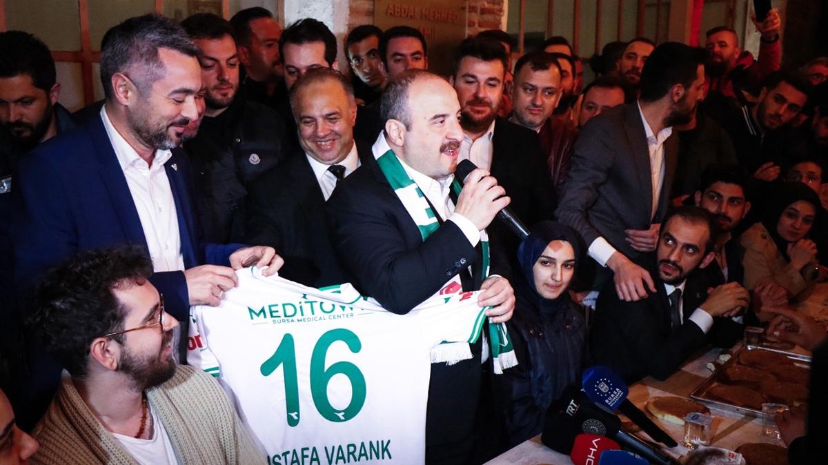 Bakan Varank'tan Bursaspor'a 16 bin biletlik destek