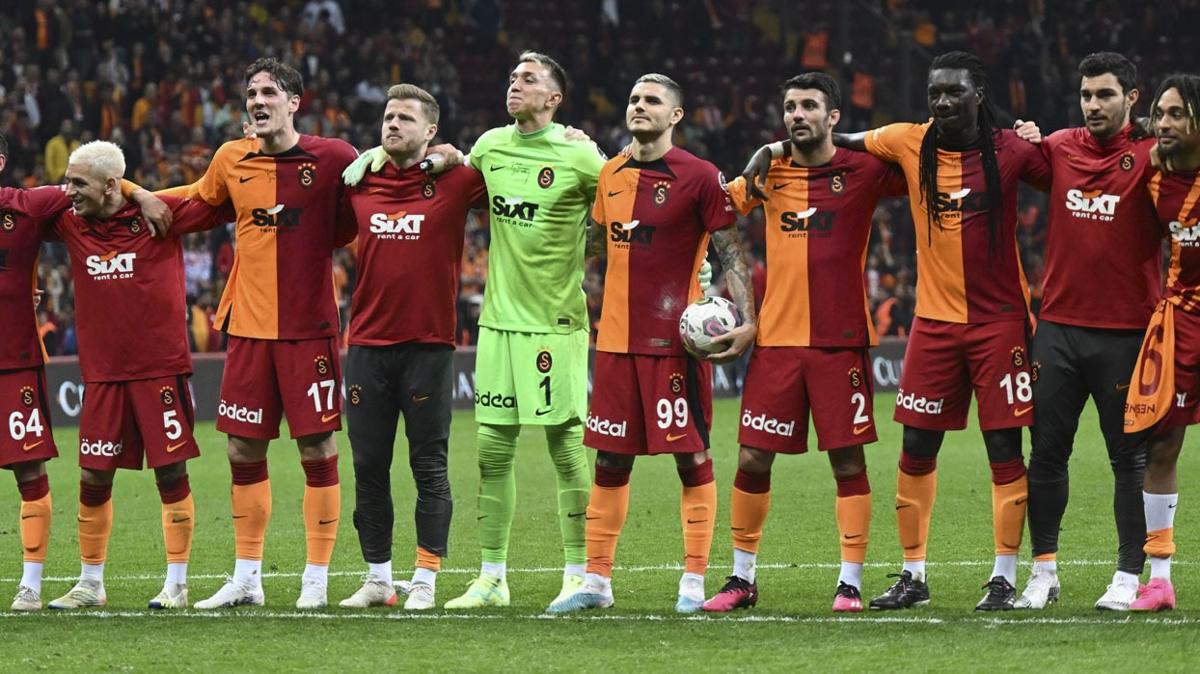 Galatasaray Avrupa'ya damga vurdu! Manetler sar krmz