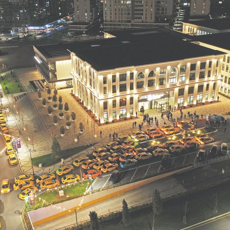 �G�n�l sofras�'nda taksicilerle sahur