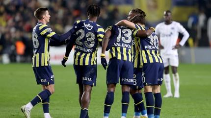 Fenerbah�e'de Ba�ak�ehir ma�� �ncesi b�y�k m�jde! Kadroda yer alacak