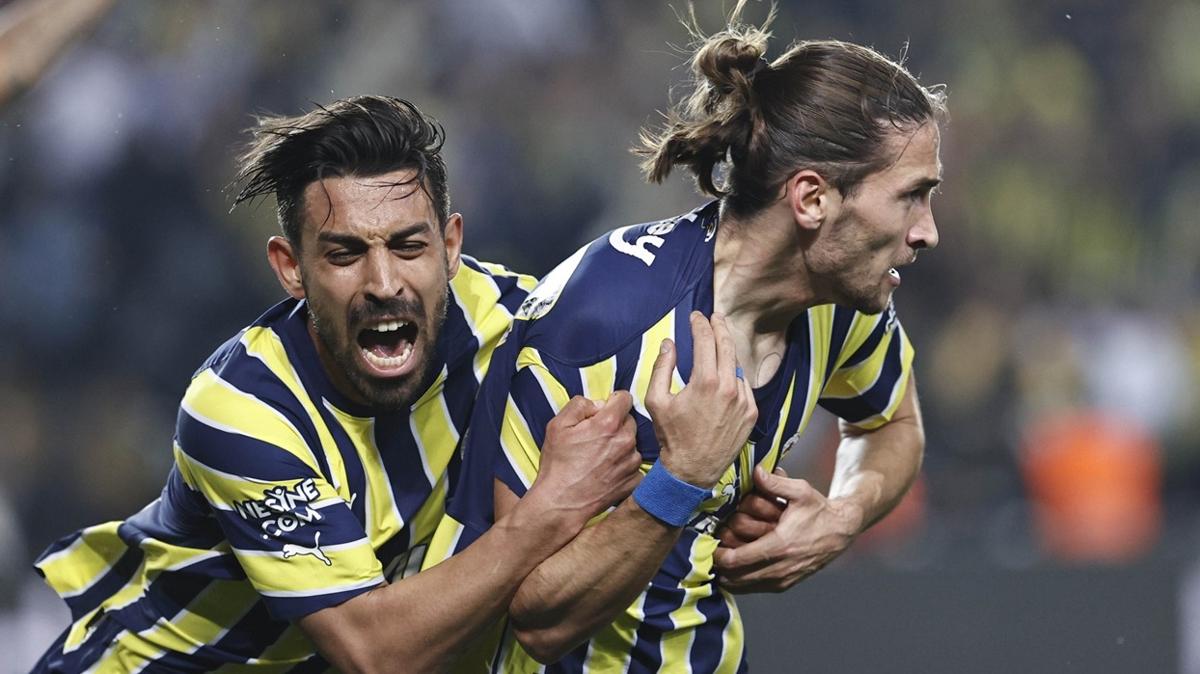 Fenerbaheli futbolcular soyunma odasnda ant iti! 7'de 7 yapacaz