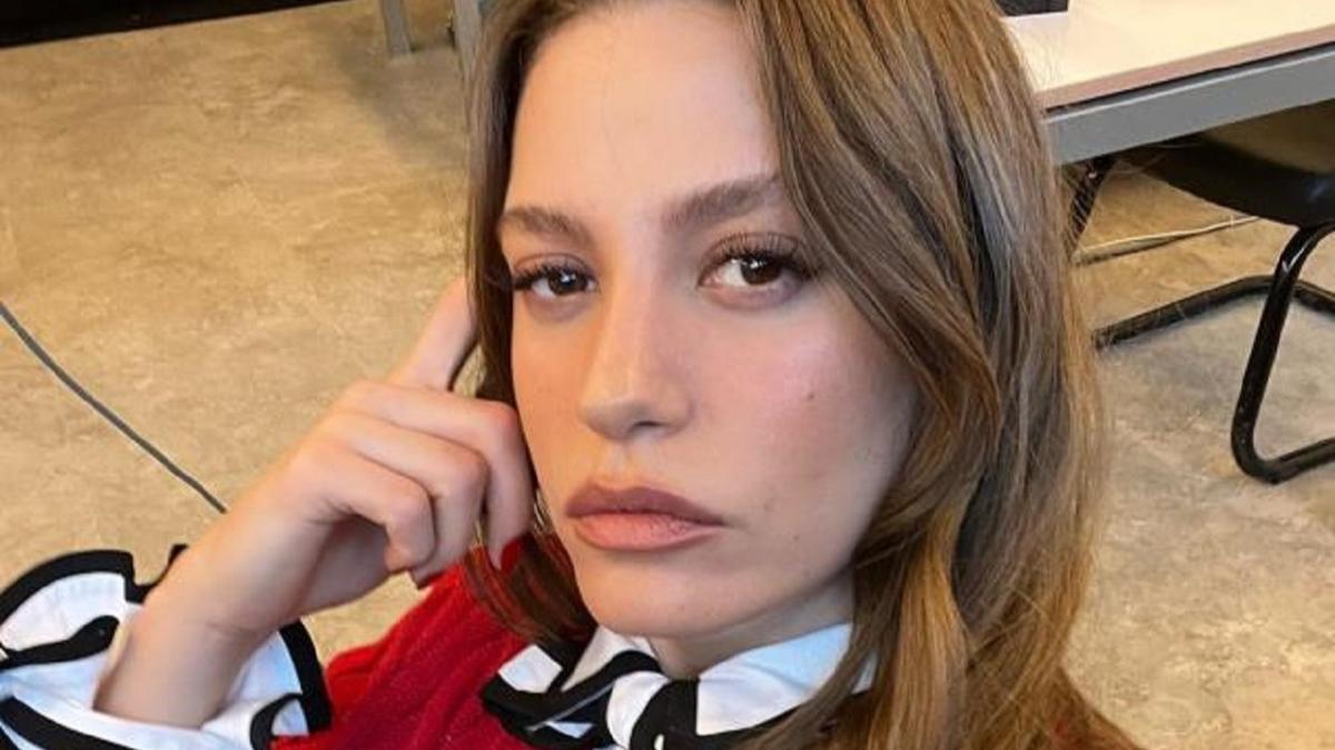 Serenay Sarkaya'dan Alice Mzikali kulisinde Gll performans!