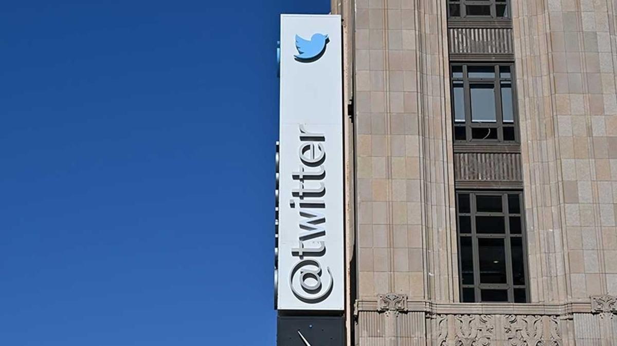 Twitter, Fransa'nn kamu yaynclarn 'hkmete fonlanan medya olarak etiketledi