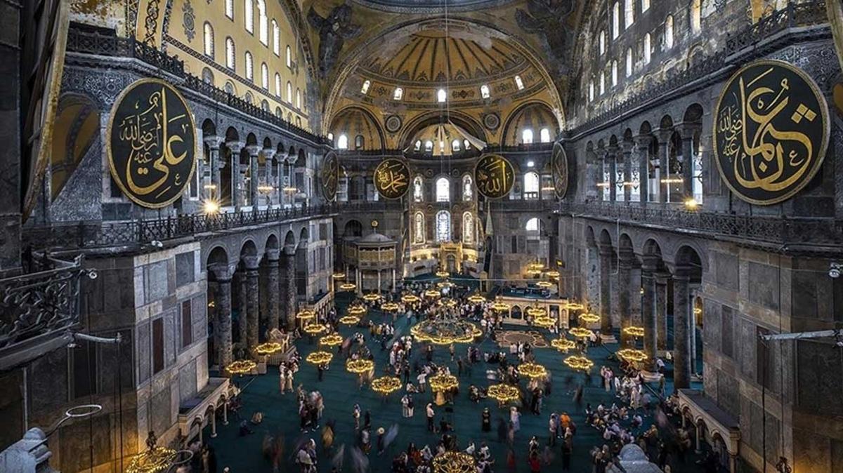 Ayasofya Camii'nde bayram namaz hazrl