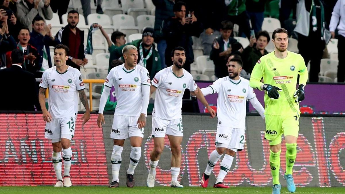 Konyaspor'da puan kayplar devam ediyor!