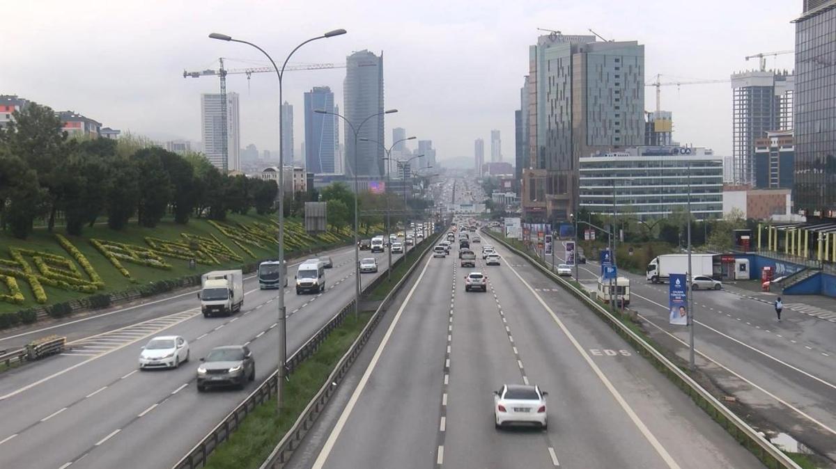 stanbul'da yollar bo kald: Trafik younluu yzde 15