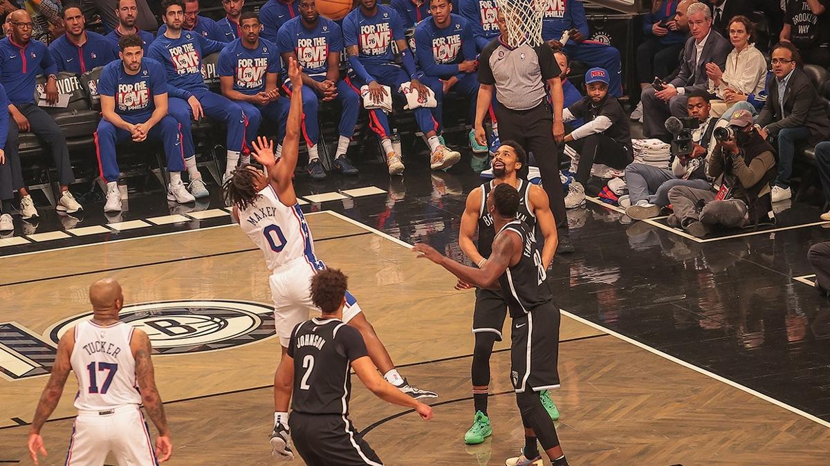 Philadelphia 76ers, Brooklyn Nets'i 102-97 malup ederek seride 3-0 ne geti