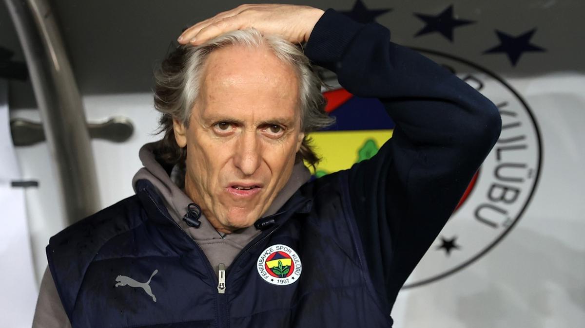 Jorge Jesus'tan taraftarlara mesaj: 'Futbolcular sahiplenin'