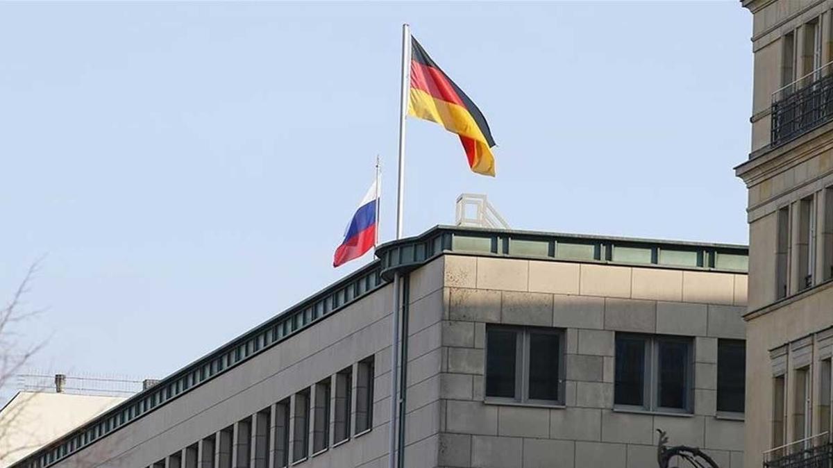 Rusya'da Alman diplomatlara snr d karar