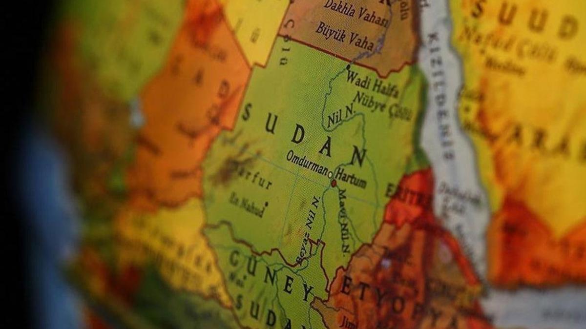 ngiltere Sudan'daki eliliini tahliye ediyor