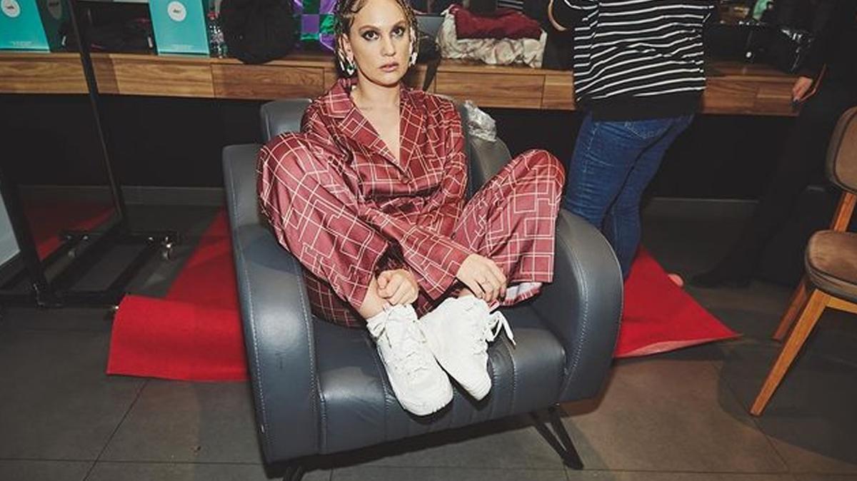 Farah Zeynep Abdullah'tan muhabirlere irkin tavr! nce tersledi sonra sosyal medyadan hakaret etti