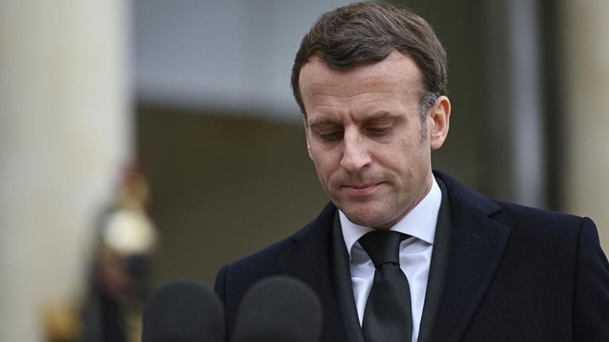 Fransa'da Macron'un maketi yakld