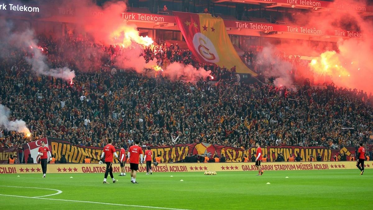 Galatasaray'dan taraftarlar zen aklama! ptal edildi...