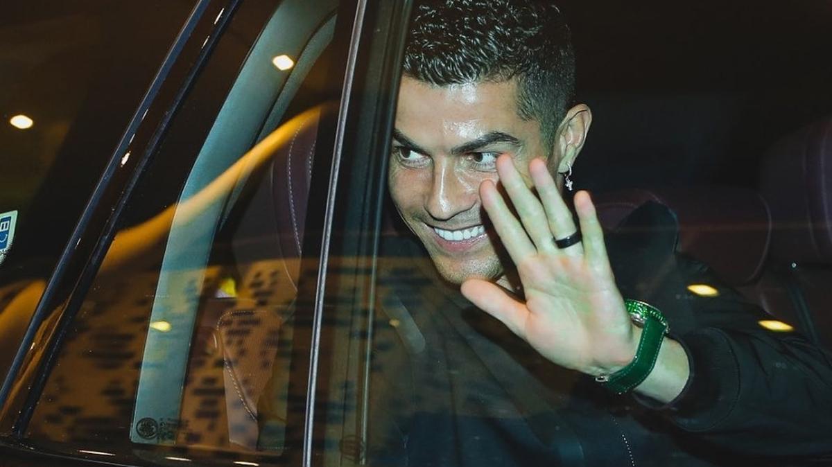 Cristiano Ronaldo her eyi hak etti