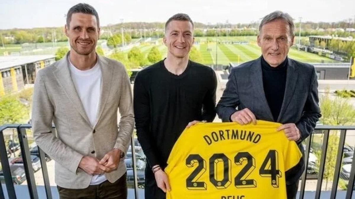 Ve Marco Reus resmen imzalad!