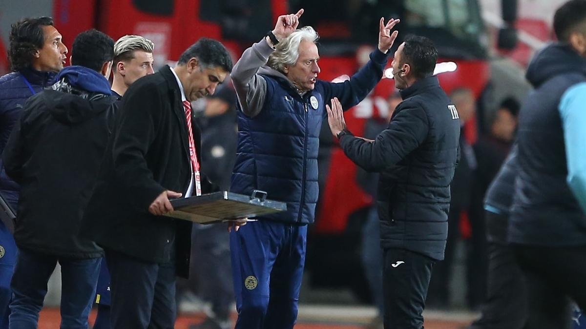 Jorge Jesus derbi hakemiyle ilgili konutu!