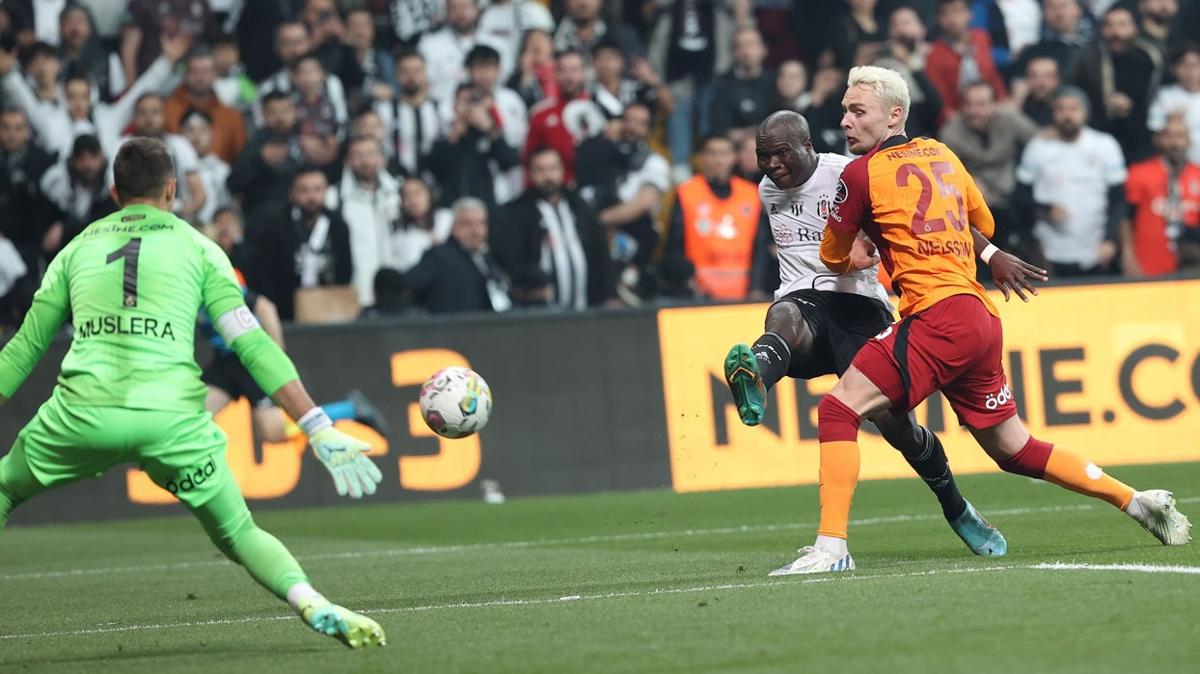 Aboubakar Beikta' srtlad! Weghorst'u geride brakt