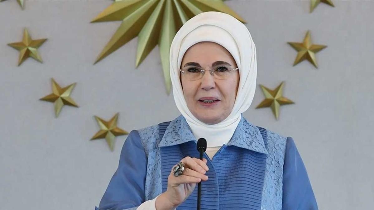 Emine Erdoan: Kadnlar bata olmak zere tm emekilerimizin 1 Mays Emek ve Dayanma Gn kutlu olsun