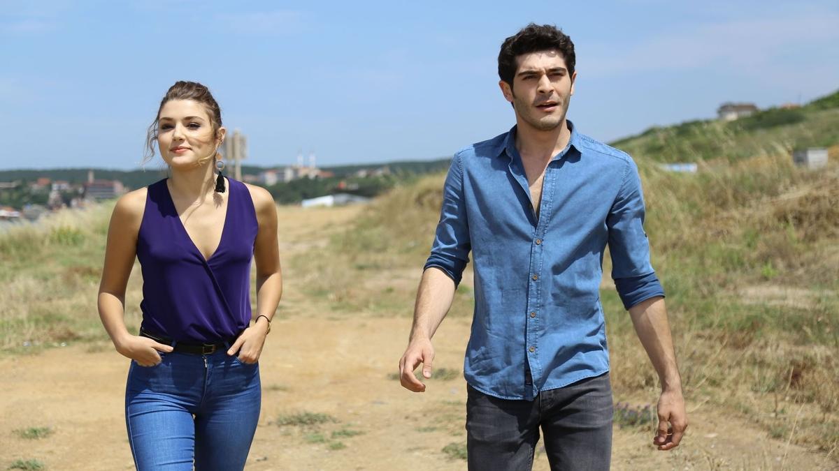 Hande Erçel ile Burak Deniz'in yeni dizisine sürpriz yönetmen İddialı
