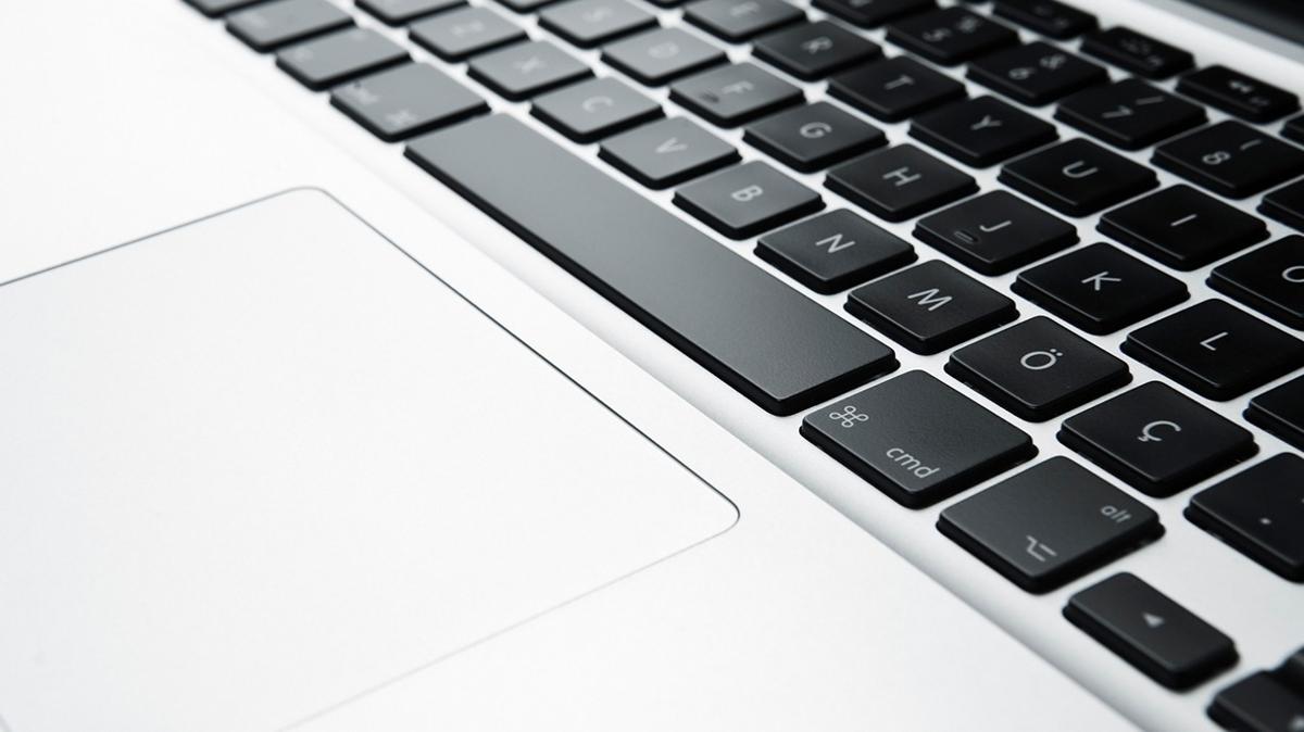 Apple kullanclarn sevindiren haber geldi! 15 in MacBook Air iin tarih verildi