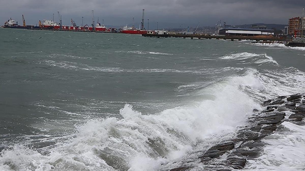 Marmara Denizi'nde ulama poyraz engeli! ok sayda gemi Tekirda kylarna demirledi