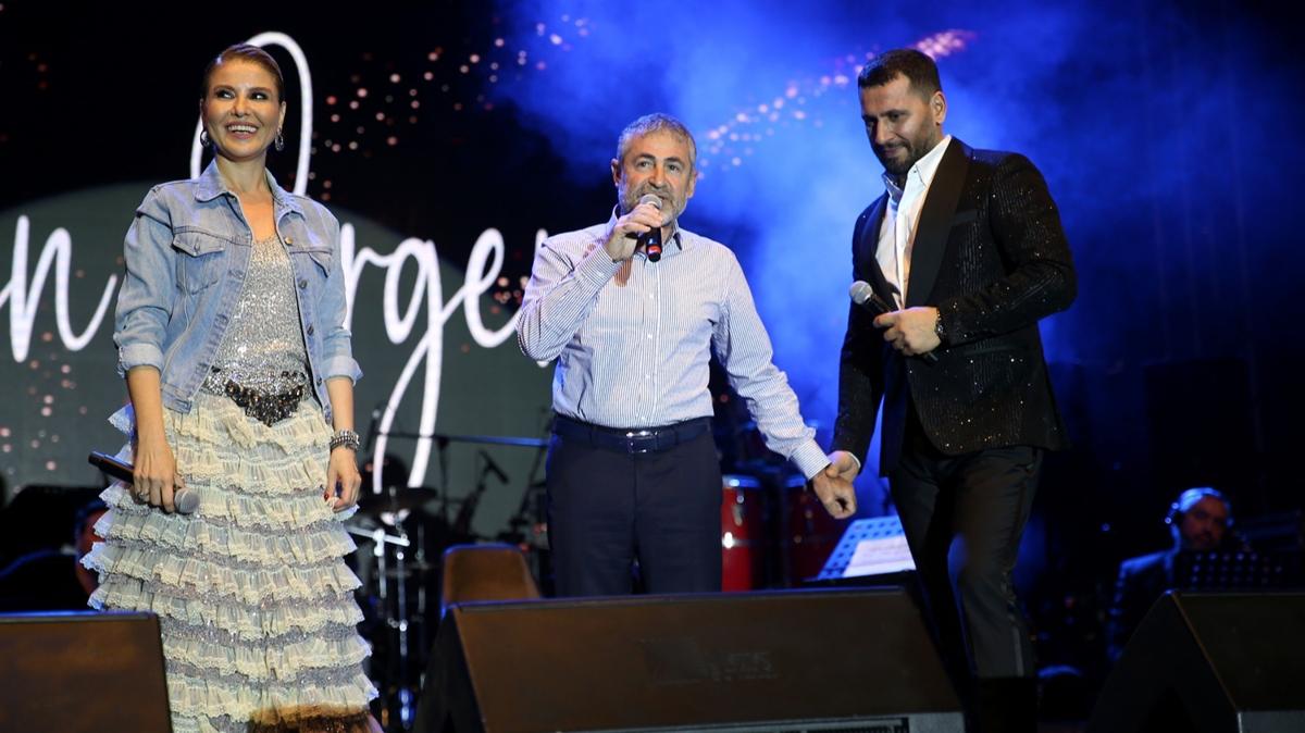 AK Parti'nin dzenledii 'Kadnlar in Konser' etkinliinde Glben Ergen sahne ald