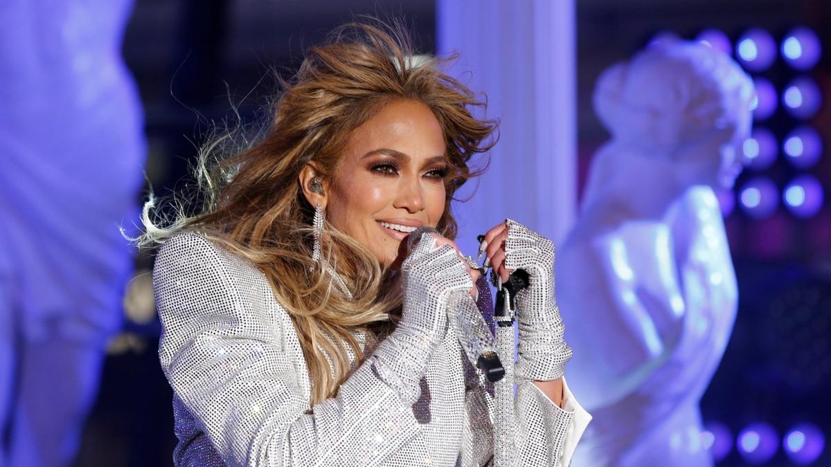 Jennifer Lopez'in 20'lik cildinin srr! 3 admda bakm rutini