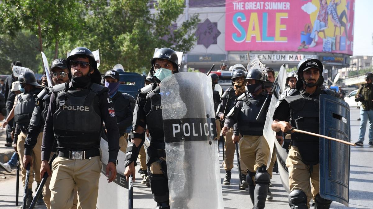 Pakistan'da dzenlenen protestolarda can kayb 8'e kt