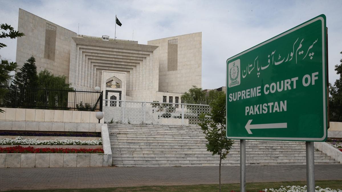Pakistan Anayasa Mahkemesi'den mran Han'a tahliye karar