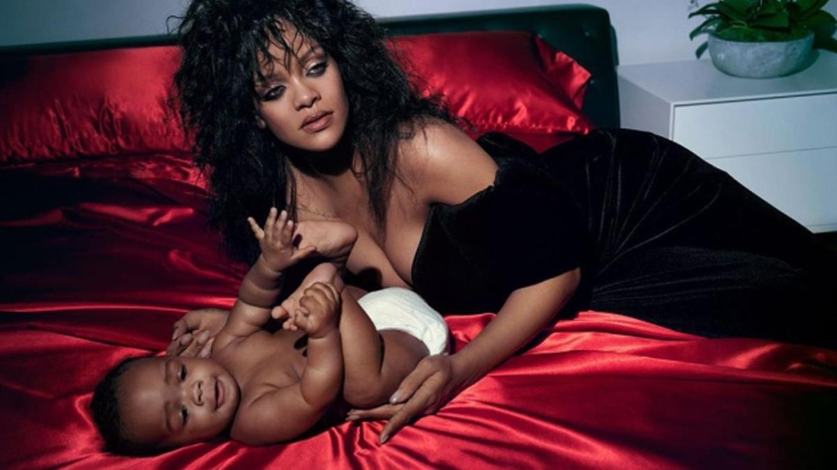 Rihanna, 1 yldr saklad bebeinin ismini aklad