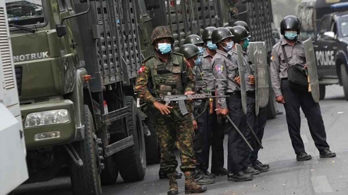 Myanmar'da ordunun ky saldrsnda 19 kii hayatn kaybettii iddia edildi