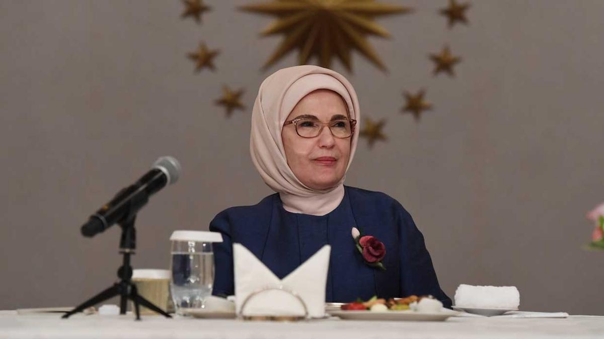 Emine Erdoğandan Anneler Günü Paylaşımı 4719