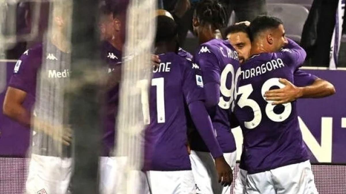 Fiorentina haftay galibiyetle kapad