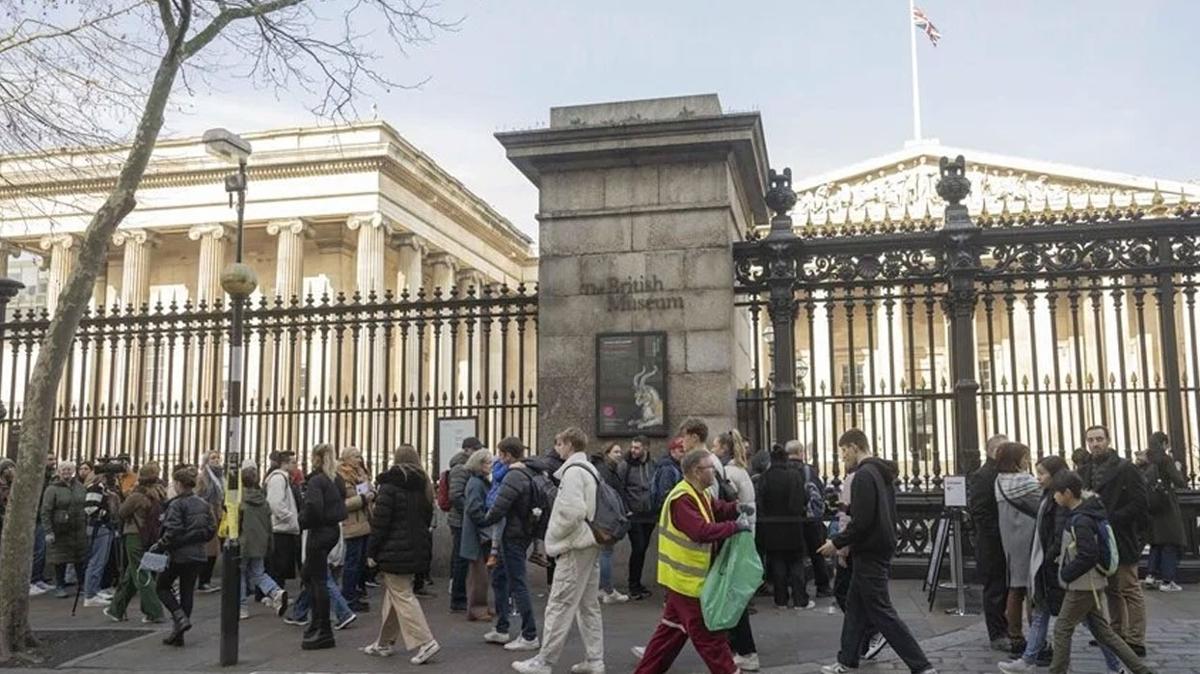 Gana British Museum'dan kaçırdıkları altın eserleri istedi